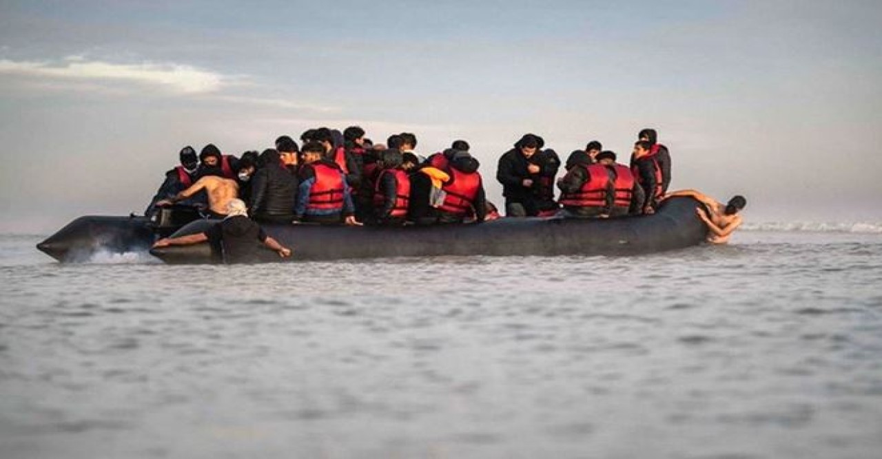 ইংলিশ চ্যানেল পার হতে গিয়ে শিশুসহ ৫ অভিবাসীর মৃত্যু