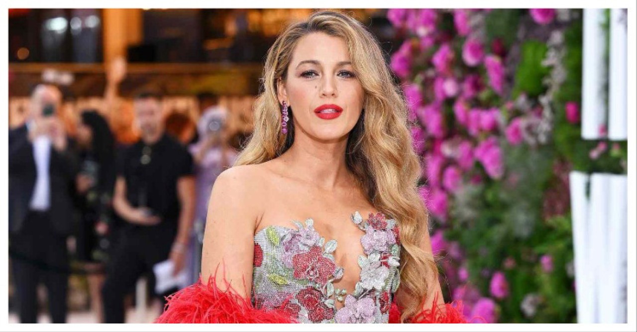 অভিযোগ তুলে নিতে গিয়েও ঝামেলায় অভিনেত্রী