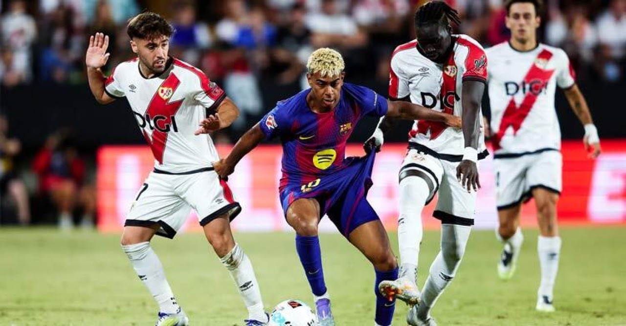 মৌসুমে প্রথম হোঁচট বার্সার, গোলরক্ষকের দৃঢ়তায় হার থেকে রক্ষা