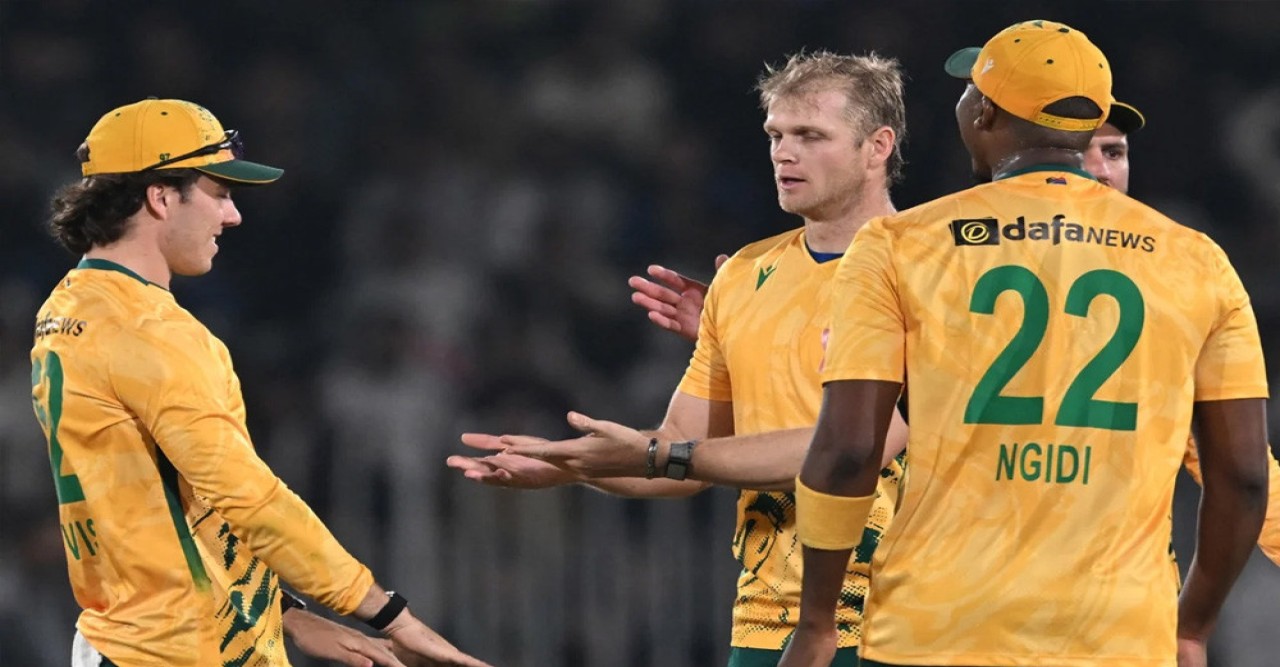 হেনড্রিকস-বশের ঝড়ে পাকিস্তানের বিপক্ষে দক্ষিণ আফ্রিকার দাপুটে জয়