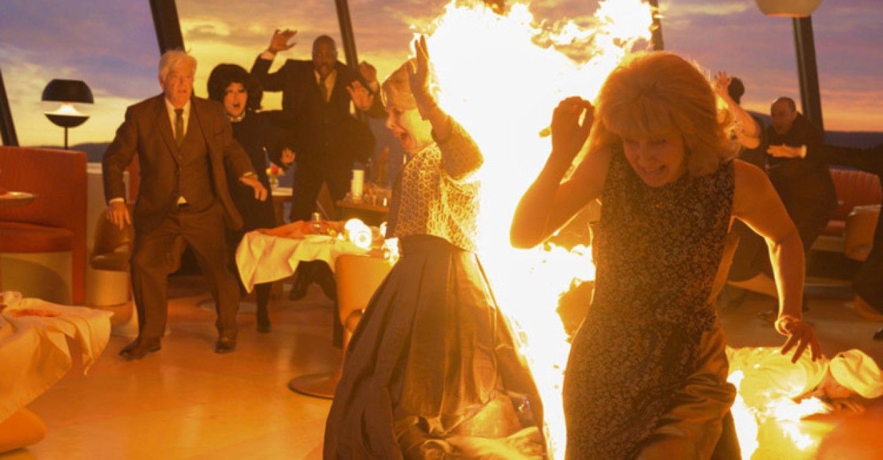 শরীরে আগুন নিয়ে ৭১ বছর বয়সী অভিনেত্রীর বিরল রেকর্ড