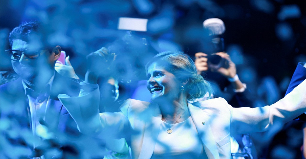 কোস্টারিকার প্রেসিডেন্ট নির্বাচনে ডানপন্থী প্রার্থীর ভূমিধস জয়