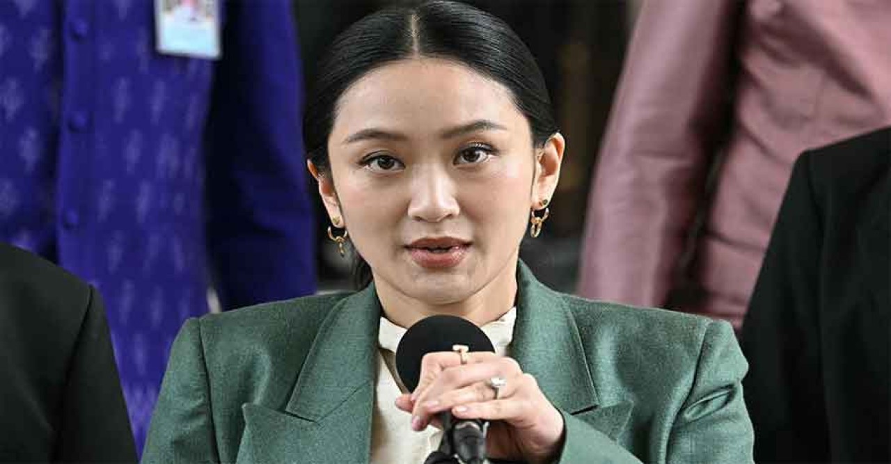 ক্ষমতাচ্যুত হলেন থাইল্যান্ডের প্রধানমন্ত্রী