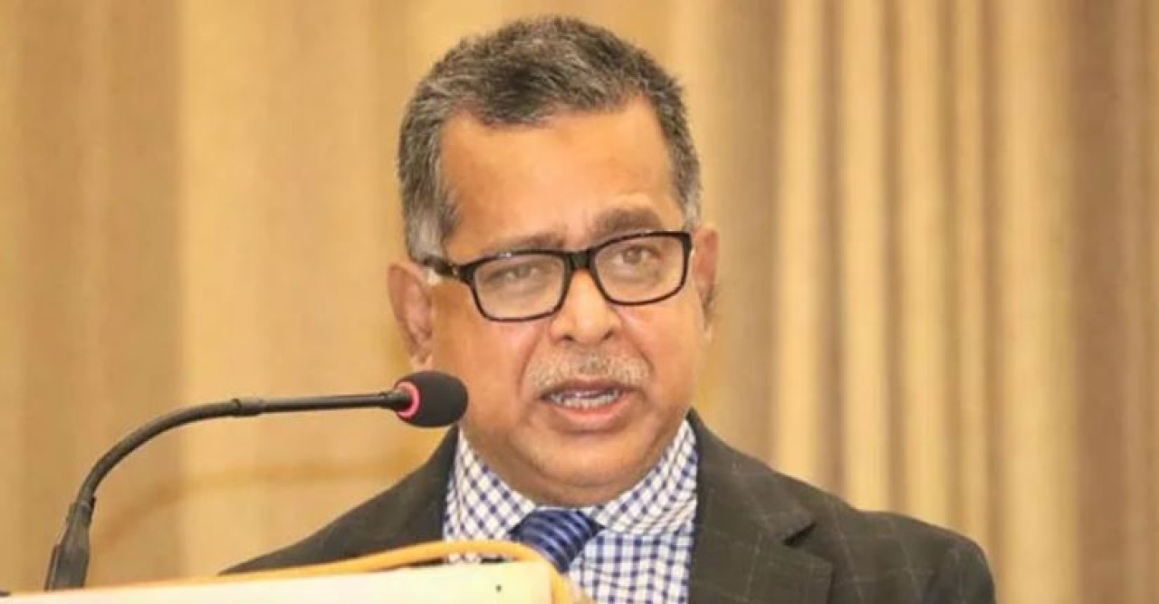 বিমান প্রতিমন্ত্রীকে শোকজ