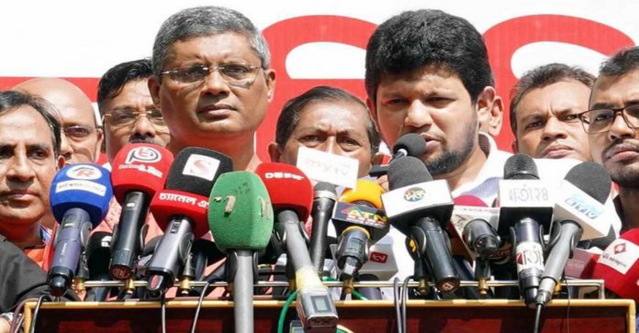 দুর্গাপূজায় ছুটি বৃদ্ধির কারণ জানালেন মাহফুজ আলম