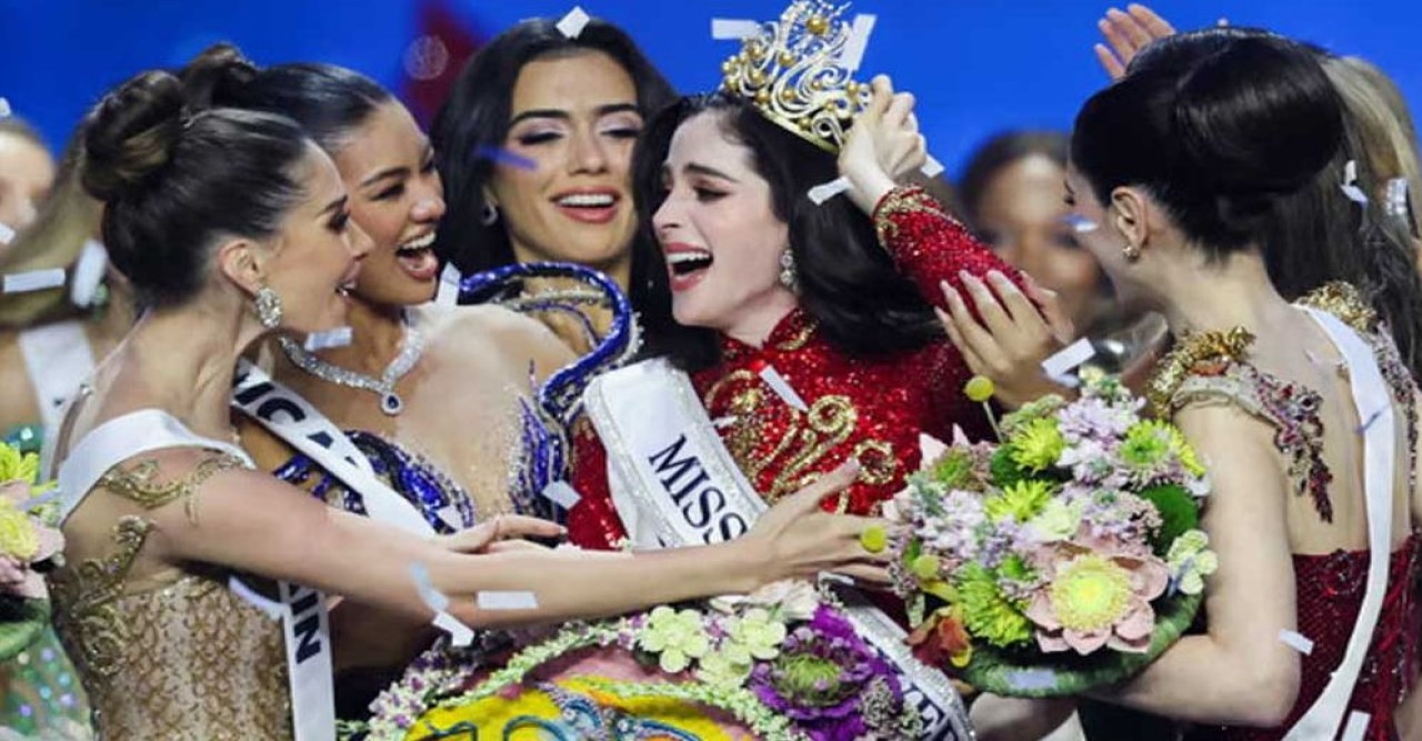 মিস ইউনিভার্সের মঞ্চে আহত প্রতিযোগী আইসিইউতে