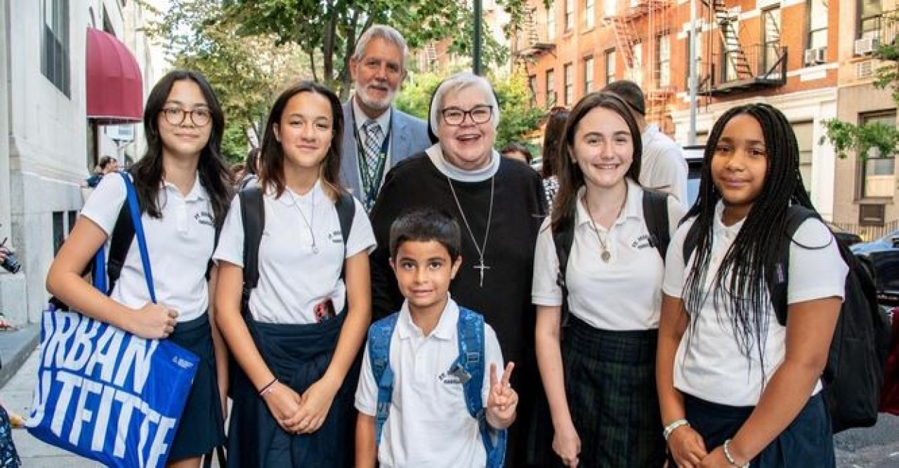 বিপুলসংখ্যক বাংলাদেশী শিক্ষার্থী অংশ নিচ্ছে-বুধবার স্পেশালাইজড হাইস্কুলে ভর্তি পরীক্ষা