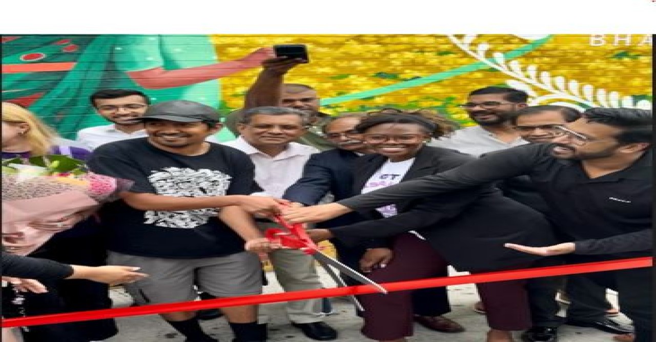 নিউইয়র্কের জ্যামাইকায় বাংলাদেশী আমেরিকান তরুণ শিল্পী জিহান ওয়াজেদ’র আঁকা মুর‌্যাল উদ্বোধন