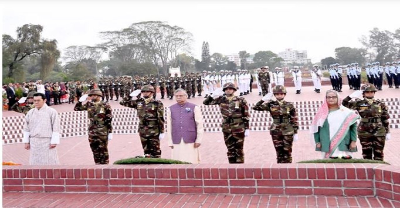 স্বাধীনতা দিবসে স্মৃতিসৌধে রাষ্ট্রপতি-প্রধানমন্ত্রীর শ্রদ্ধা