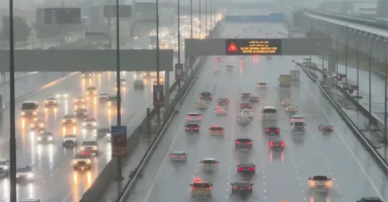 ওমানে ভারি বর্ষণে ১৮ মৃত্যু, বন্যায় বিপর্যস্ত আমিরাত