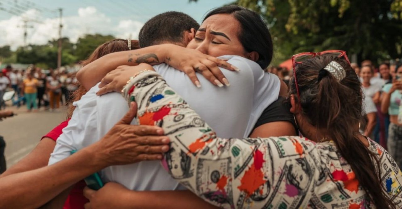 রাজবন্দিদের মুক্তি দিতে শুরু করেছে ভেনেজুয়েলা