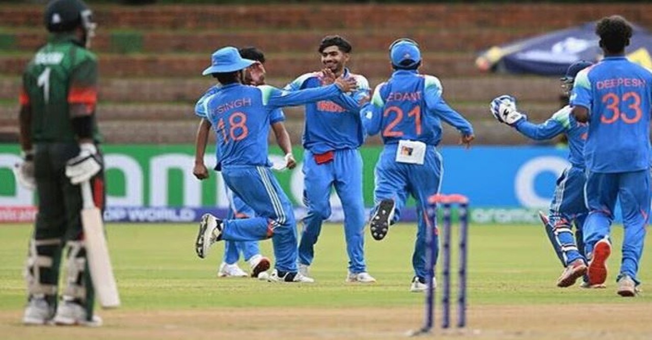 বৃষ্টির বাগড়ায় বিপর্যয়, হার দিয়ে বিশ্বকাপ শুরু বাংলাদেশের