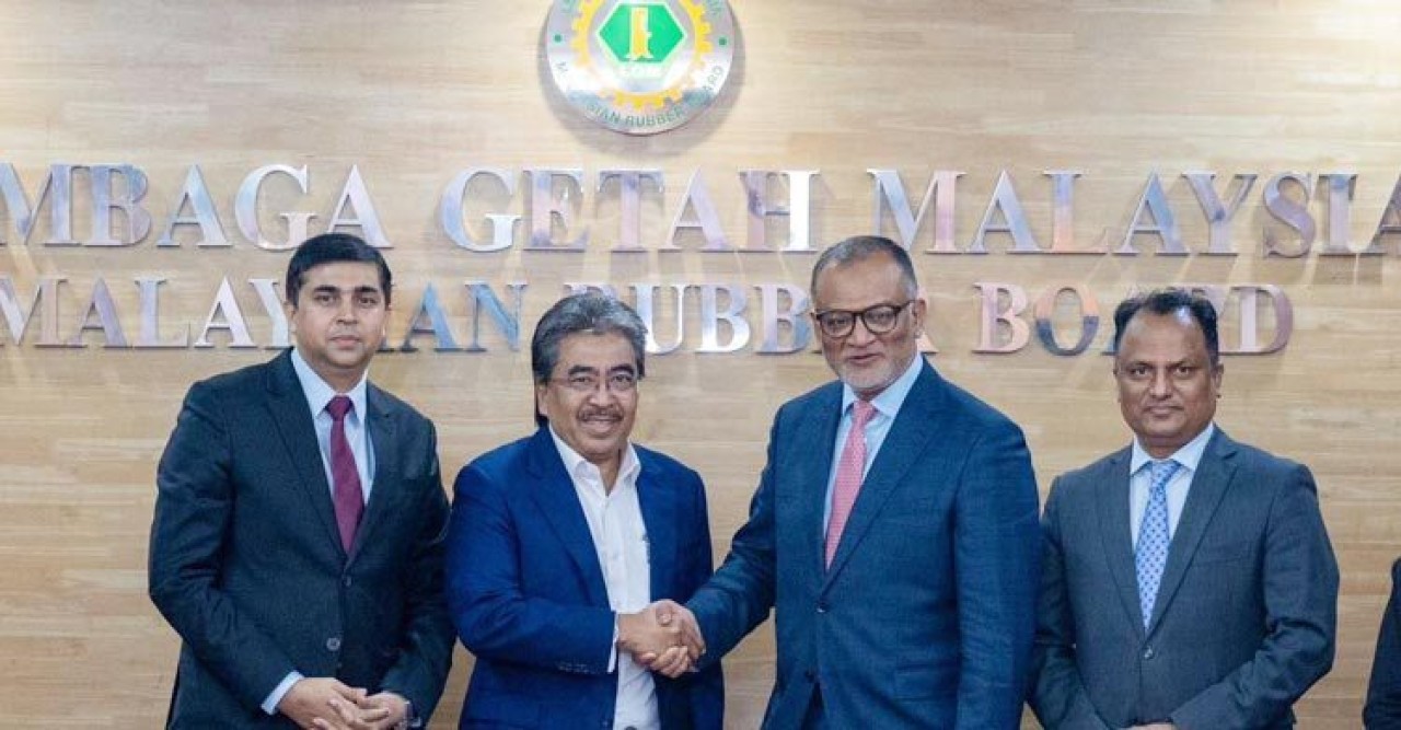 মালয়েশিয়া থেকে পাম অয়েল কিনতে চায় সরকার