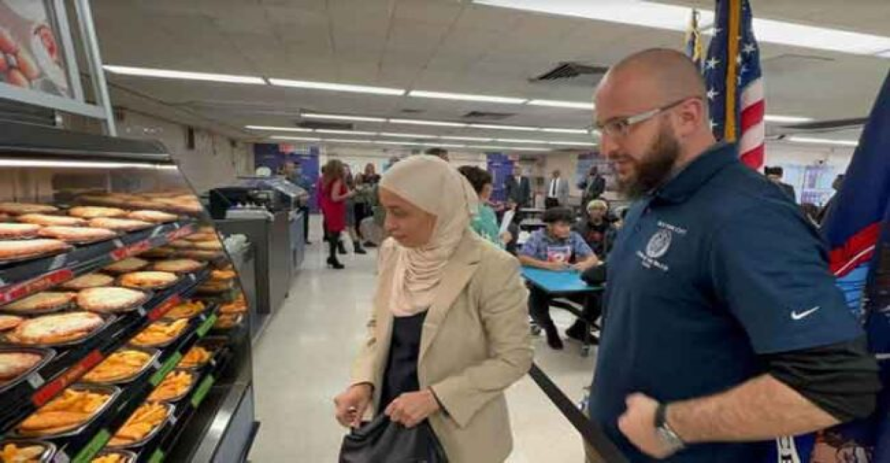 নিউইয়র্কের ৭৯ স্কুলে মধ্যাহ্নভোজে ‘হালাল খাবার’ সরবরাহ করা হবে