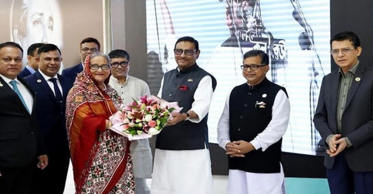 বেলজিয়াম থেকে দেশে ফিরলেন প্রধানমন্ত্রী