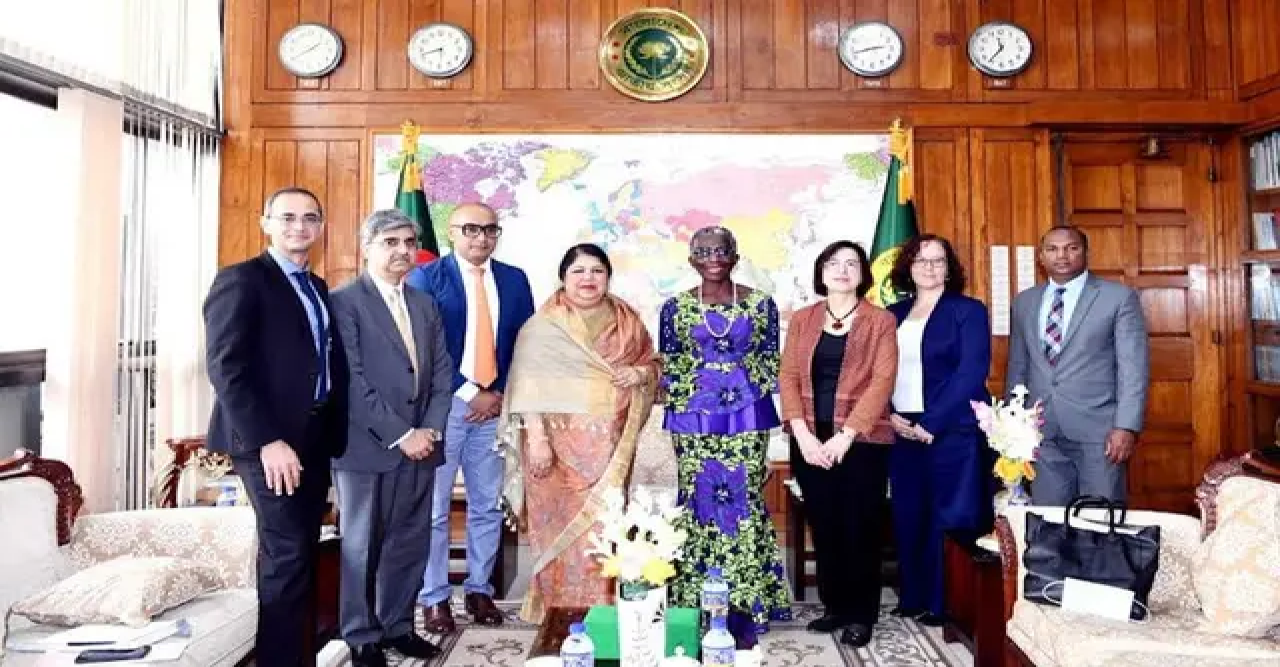 প্রধানমন্ত্রীর নিরলস প্রচেষ্টায় অর্থনীতির চাকা সচল রয়েছে : স্পিকার