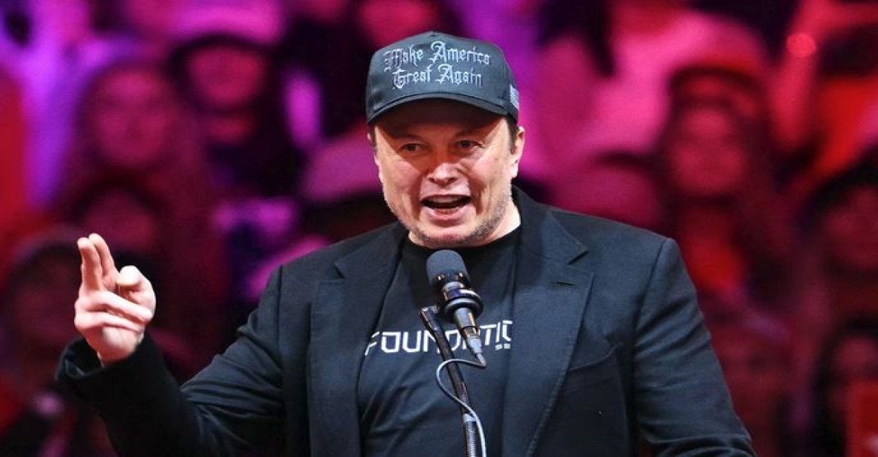 রাজনীতিতে আরো শক্তিশালী অবস্থানে ইলন মাস্ক, বিশেষজ্ঞদের সতর্কবার্তা