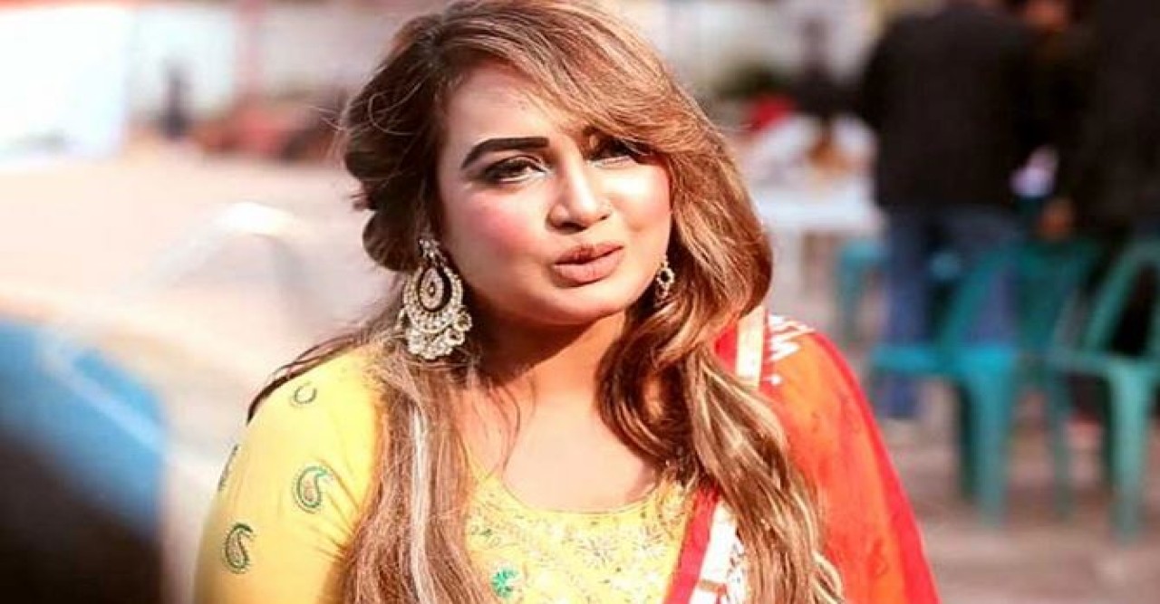 নিপুণের প্যানেল থেকে লড়বেন নায়িকা পলি