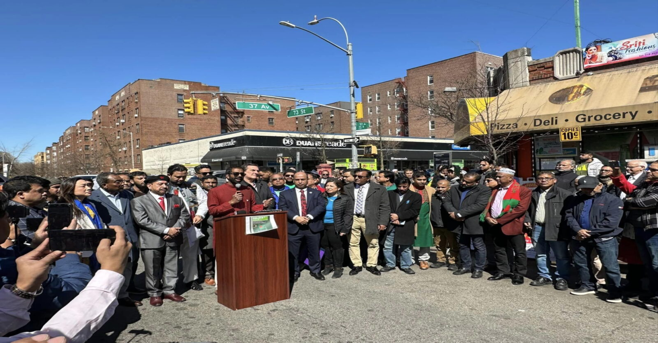 নিউইয়র্কের জ্যাকসন হাইটসে ‘বাংলাদেশ স্ট্রিট’র উদ্বোধন, বাংলাদেশীদের উল্লাস