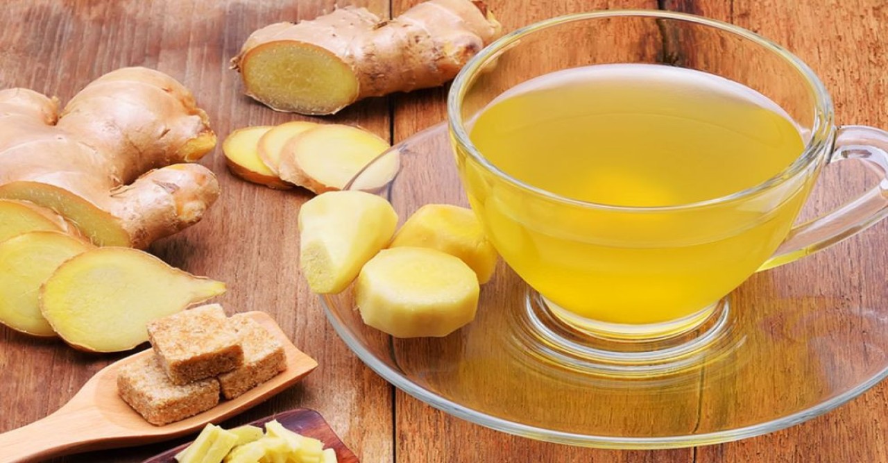 শীতে শুধু সর্দি-কাশি নয়, ব্রণও কমাবে আদার রস