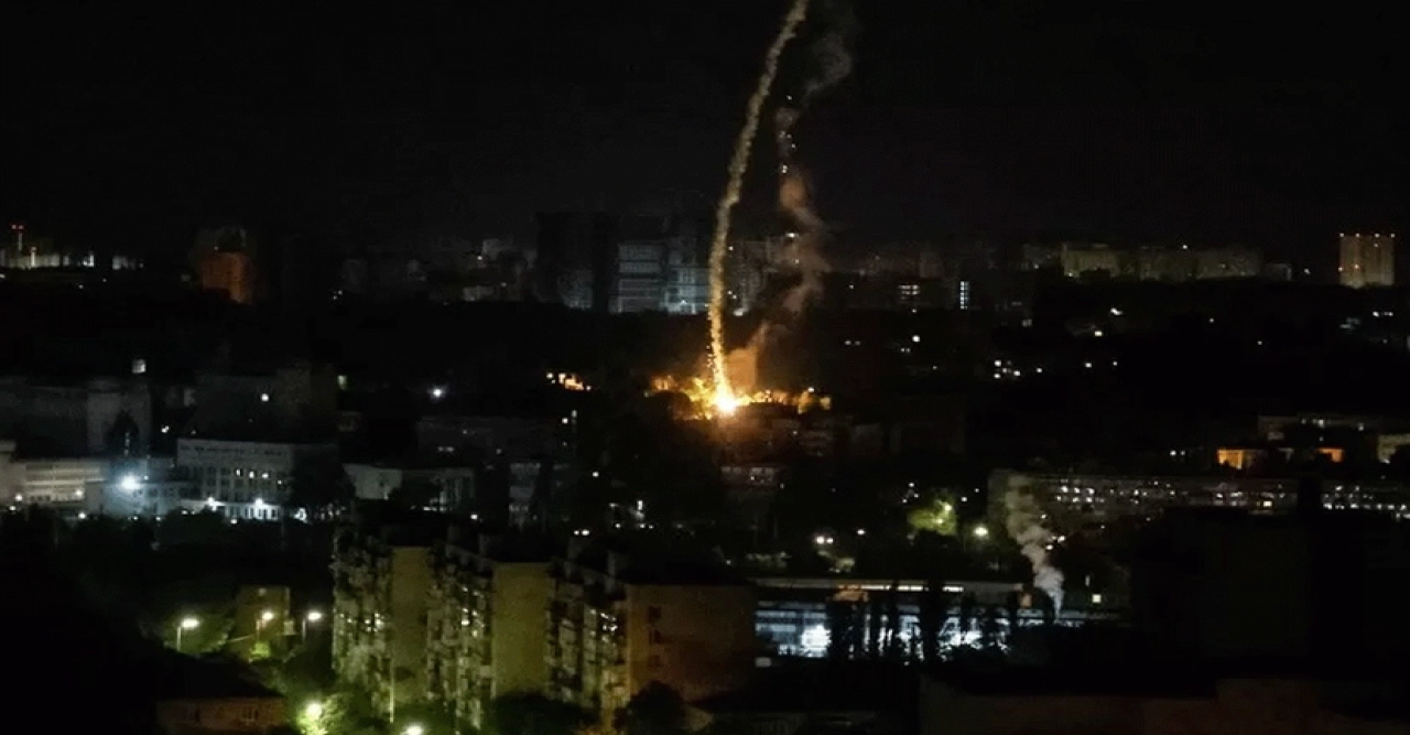 ইউক্রেনের রাজধানীতে চলছে রুশ ড্রোন ও ক্ষেপণাস্ত্র হামলা