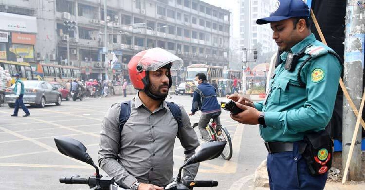 দুই দিনে ট্রাফিক আইনে ১৭৭৯ মামলা, জরিমানা ৭৩ লাখ টাকা