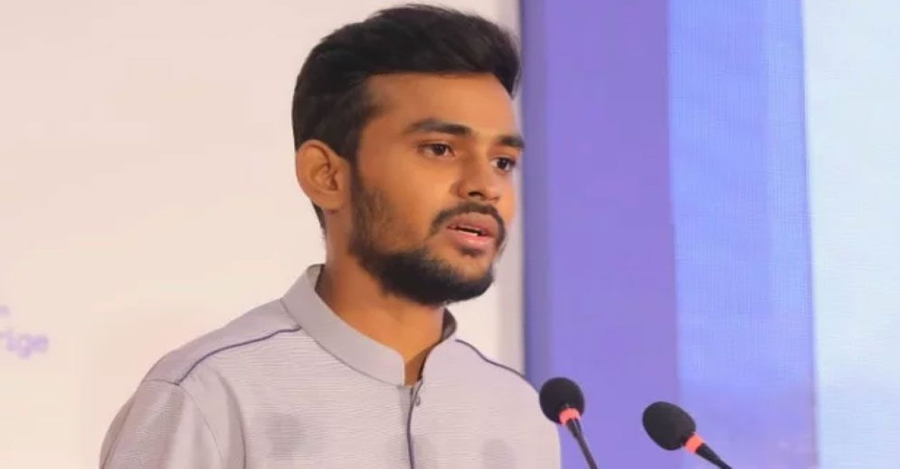 রাজনৈতিক দলের নেতাকর্মীরা ঘোষণা দিয়ে চাঁদাবাজি করছে: আসিফ মাহমুদ