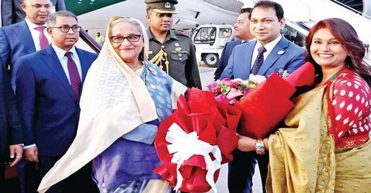 কাতারে প্রধানমন্ত্রী: শিক্ষায় সহযোগিতা, এলএনজি নিয়ে আলোচনার আশা