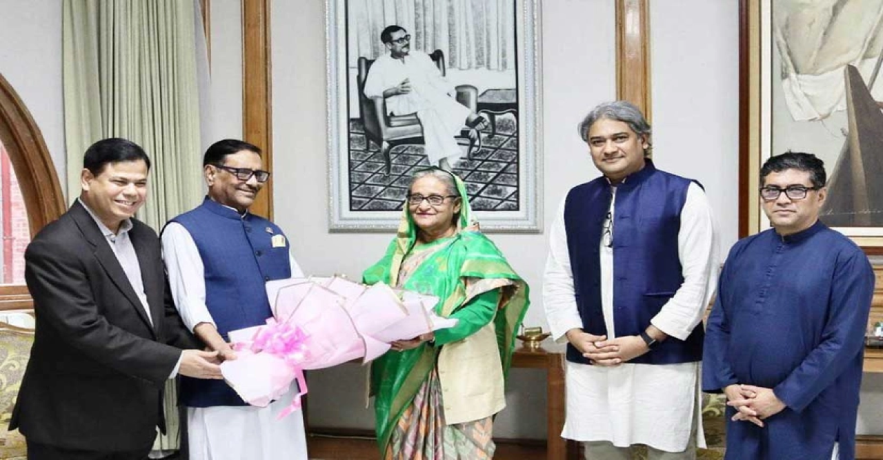 কাতার সফর শেষে দেশে ফিরলেন প্রধানমন্ত্রী