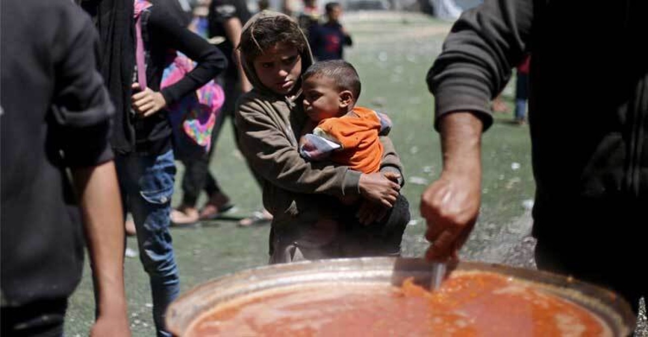 গাজায় দিনে একবেলারও কম খাবার পাচ্ছে শিশুরা