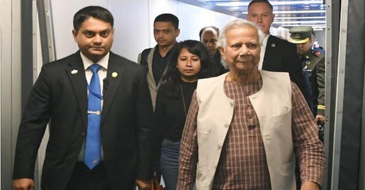 নিউ ইয়র্কে পৌঁছেছেন প্রধান উপদেষ্টা, বাইডেনের সঙ্গে বৈঠক আজ