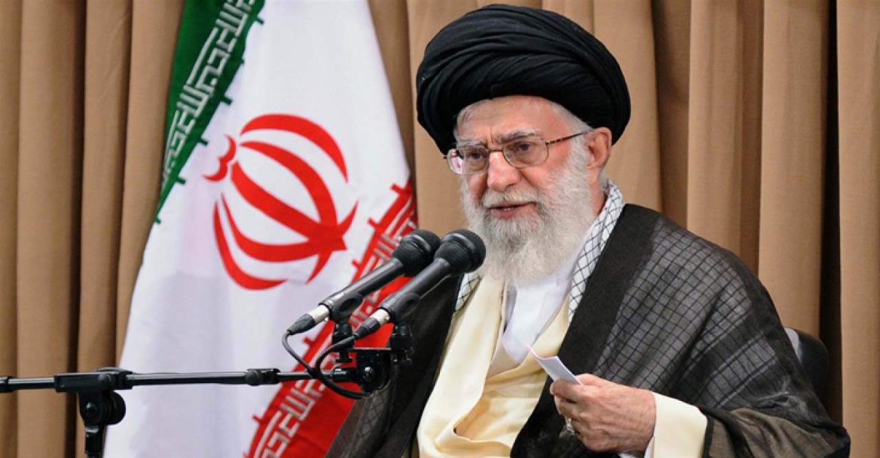 ইসরায়েলের বিরুদ্ধে প্রতিশোধ না নিয়ে পিছপা হলে আল্লাহর গজব নেমে আসবে : খামেনি