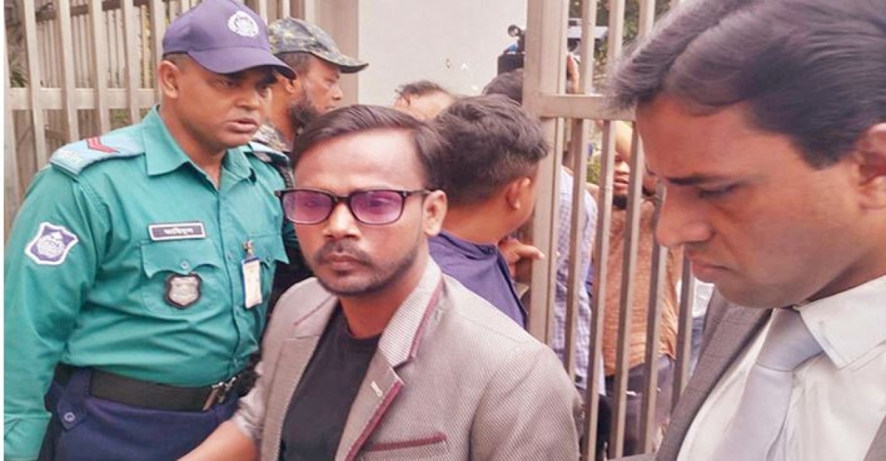 বৈধতা ফিরে পেতে নির্বাচন কমিশনে হিরো আলম