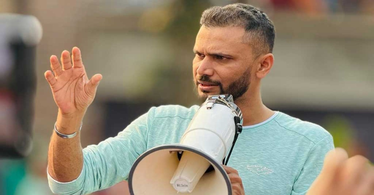 পিস্তল ঠেকিয়ে মালিকানা লিখে নেওয়ার অভিযোগে মাশরাফির বিরুদ্ধে মামলা