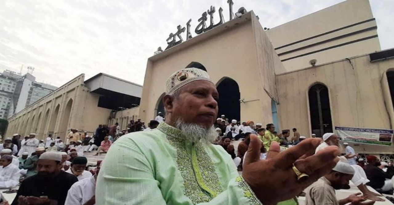 ঈদের নামাজে দেশ ও মুসলিম উম্মাহর কল্যাণ ও শান্তি কামনা