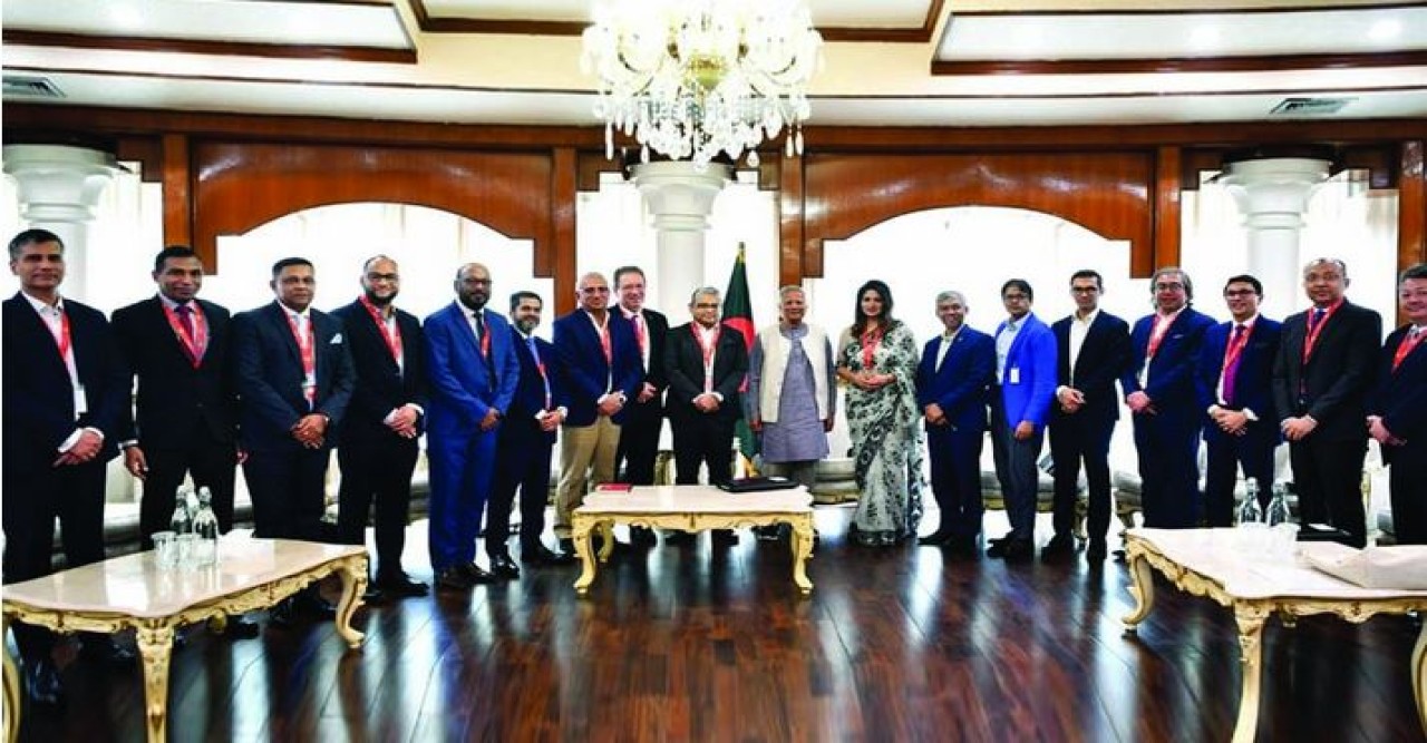 ব্যবসায়ীদের সরকারের সঙ্গে ঐক্যবদ্ধভাবে কাজ করার আহ্বান ইউনূসের