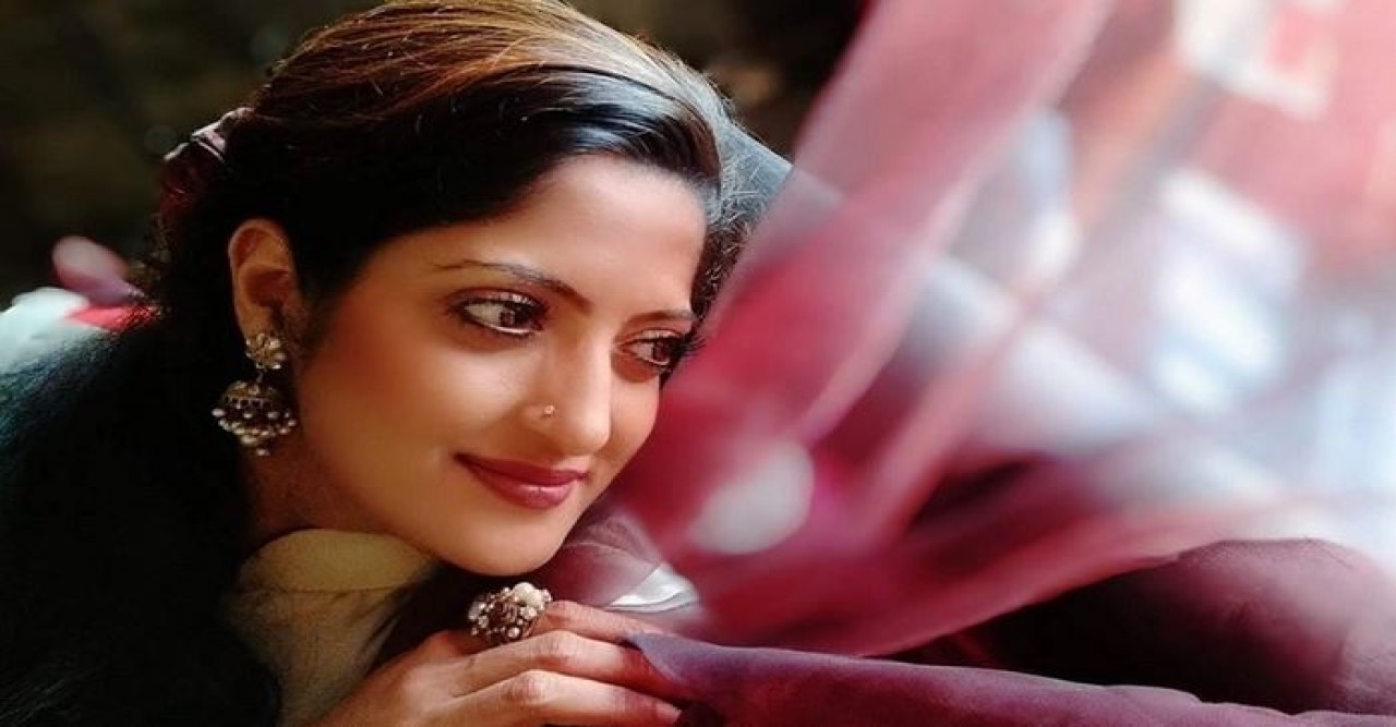 রহস্যময় মৃত্যু হিমুর, মানতে পারছেন না তারকারা