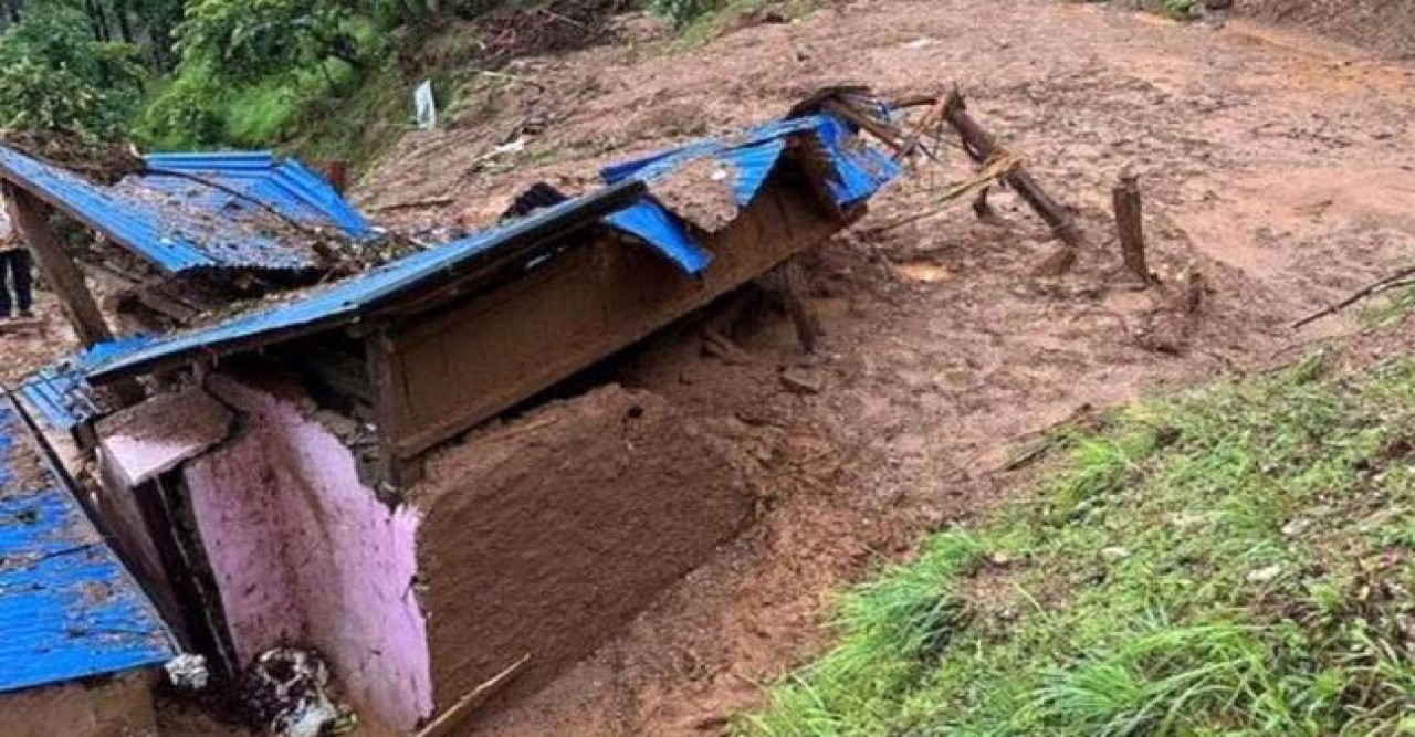 নেপালে ভূমিধস, ৩ শিশুসহ ৯ জনের মৃত্যু