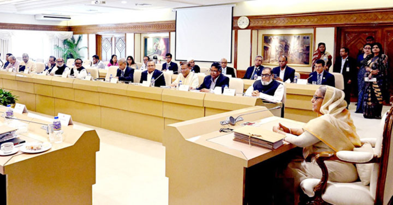 সরকারি প্রতিষ্ঠানে ইন্টার্ন করার সুযোগ রেখে নীতিমালা