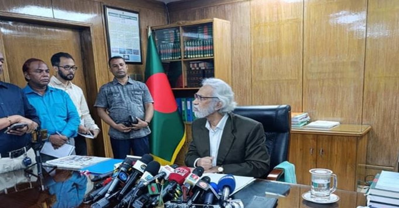 মেয়র-চেয়ারম্যানদের অপসারণের কারণ জানালেন উপদেষ্টা