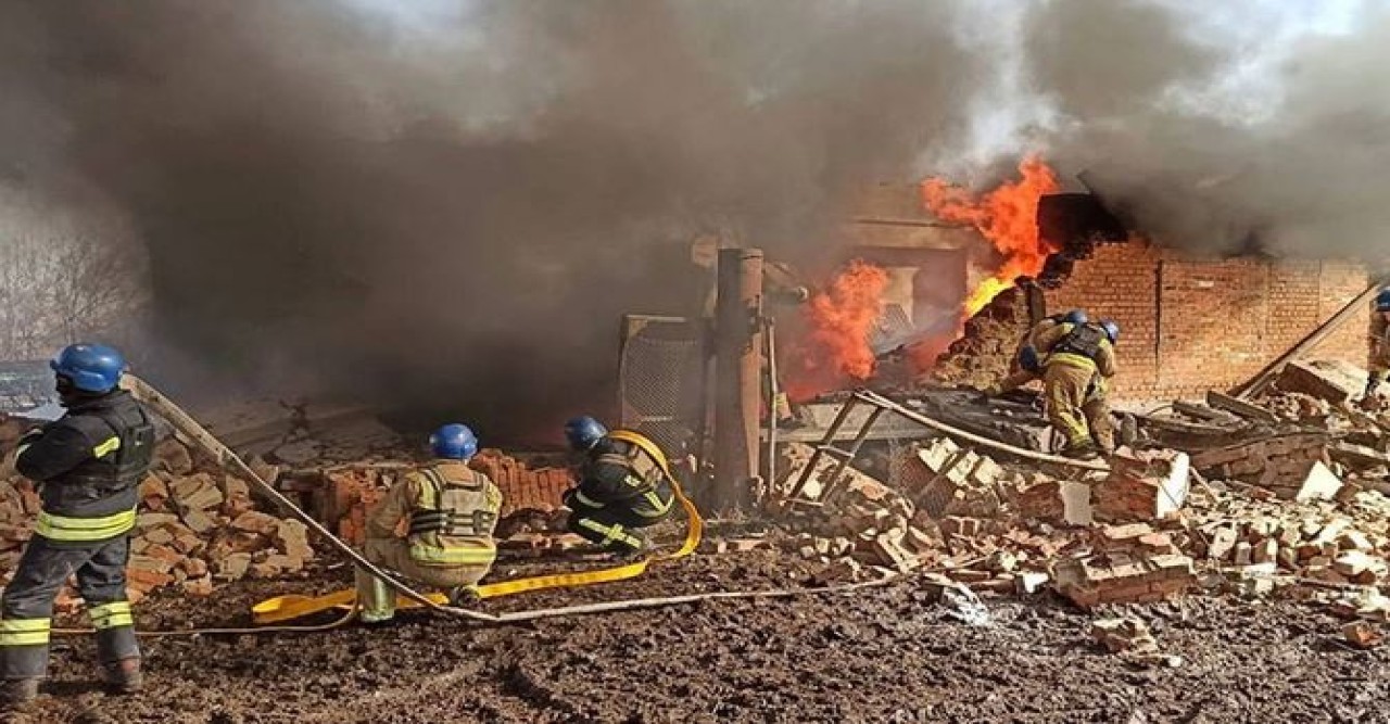 রুশ হামলায় ইউক্রেনে দুই পুলিশ সদস্য নিহত
