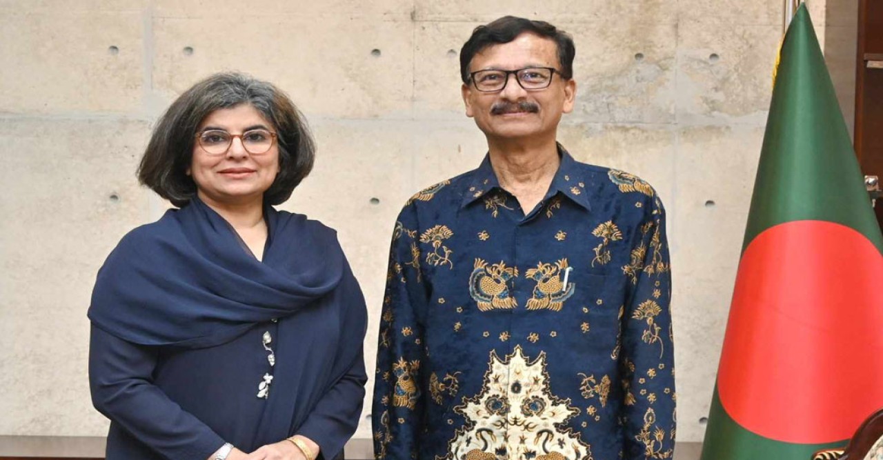 পররাষ্ট্র উপদেষ্টার সঙ্গে সাক্ষাৎ করলেন পাকিস্তানের পররাষ্ট্রসচিব