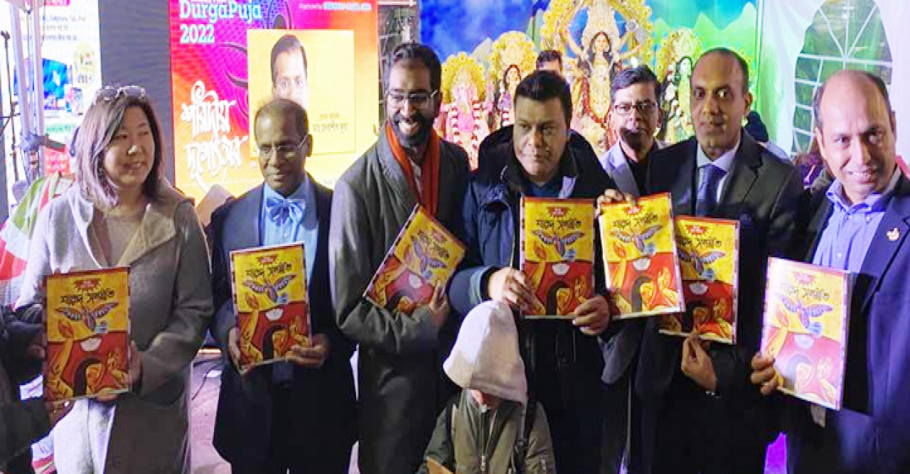 জ্যাকসন হাইটসে মূলধারার রাজনীতিবিদদের পূজামণ্ডপ পরিদর্শন