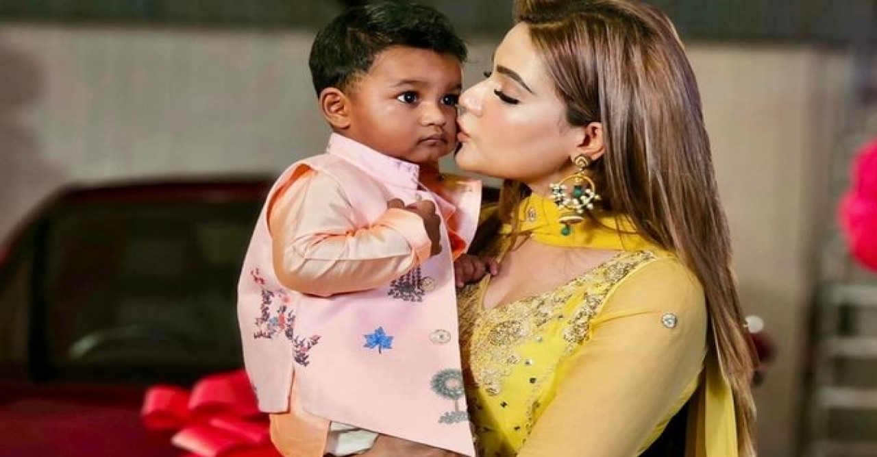 জন্মদিনে ছেলেকে গাড়ি দিলেন মাহি, পাশে ছিলেন না সাবেক স্বামী