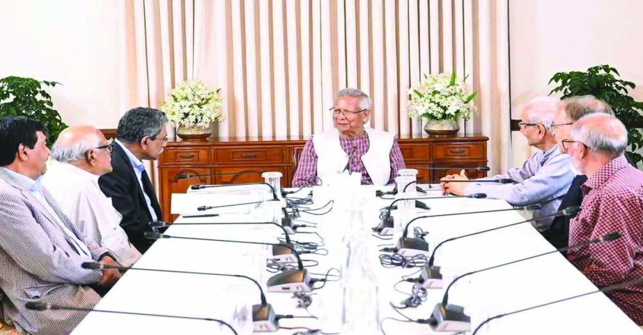 জনগণকে সঙ্গে নিয়ে নিরাপদ ভোটের আয়োজন করতে হবে: প্রধান উপদেষ্টা