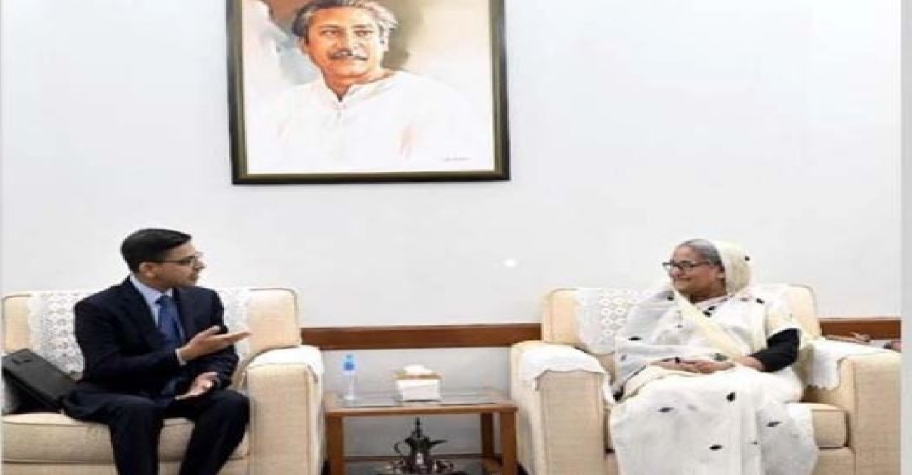 প্রধানমন্ত্রীর সঙ্গে ভারতীয় হাইকমিশনারের সাক্ষাৎ