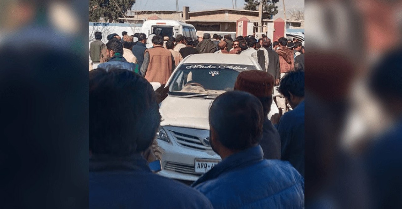 পাকিস্তানে শ্রমিকবাহী গাড়িতে হামলা, নিহত অন্তত ১০