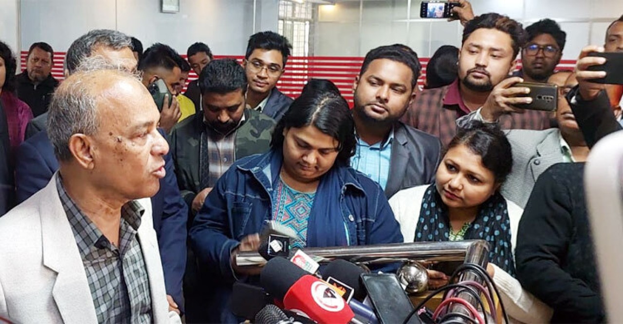 ট্রাফিক নিয়ন্ত্রণে এক হাজার ছাত্রকে নিয়োগ দিচ্ছে সরকার