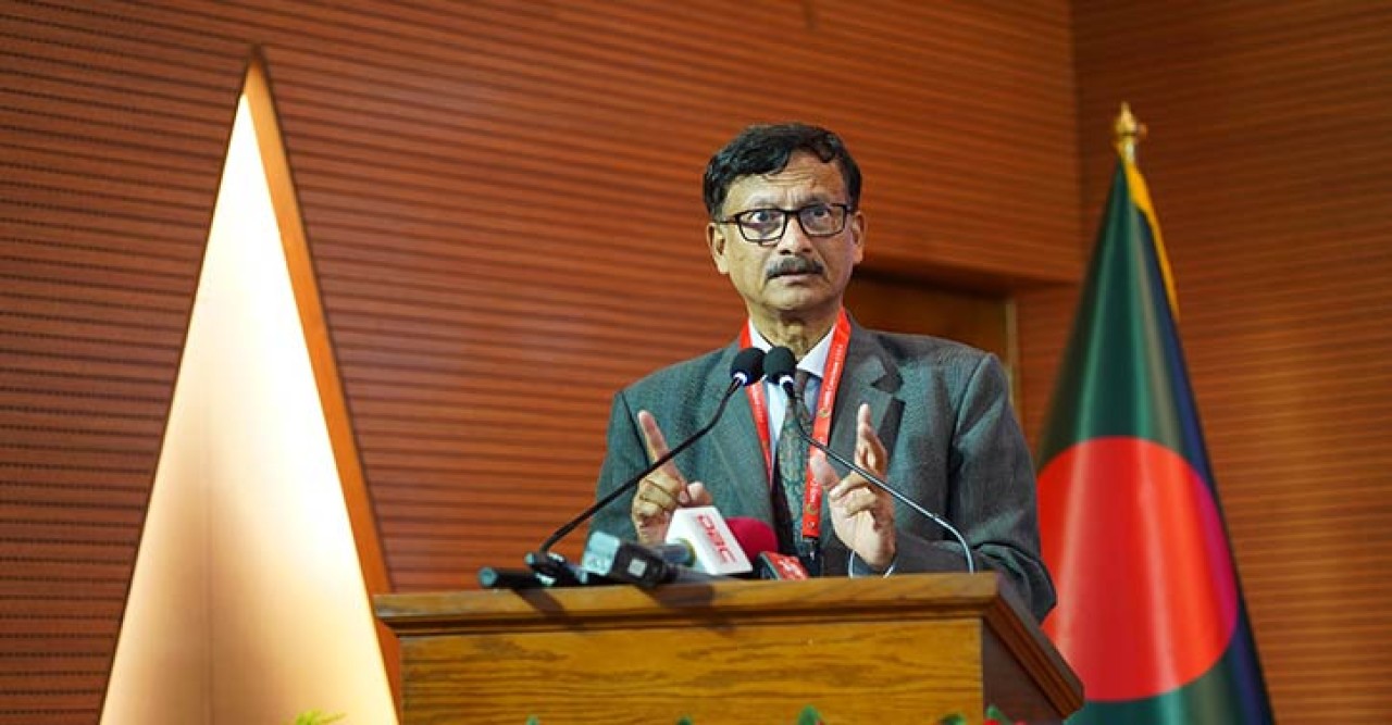 রাজনৈতিক দলগুলোর বিদেশি শাখা দেশের ভাবমূর্তি নষ্ট করছে: পররাষ্ট্র উপদেষ্টা