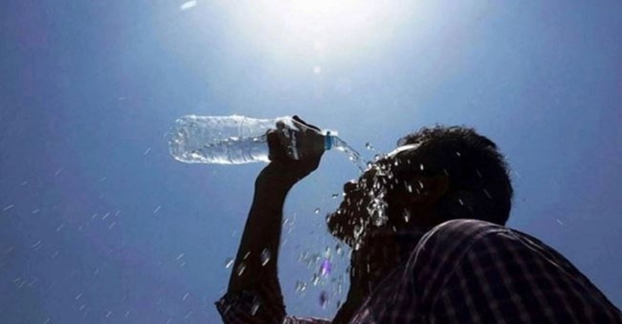 শিগগিরই কমছে না গরম